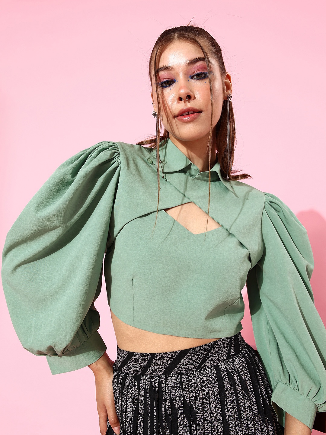 

KASSUALLY Green Cutout Crepe Crop Top