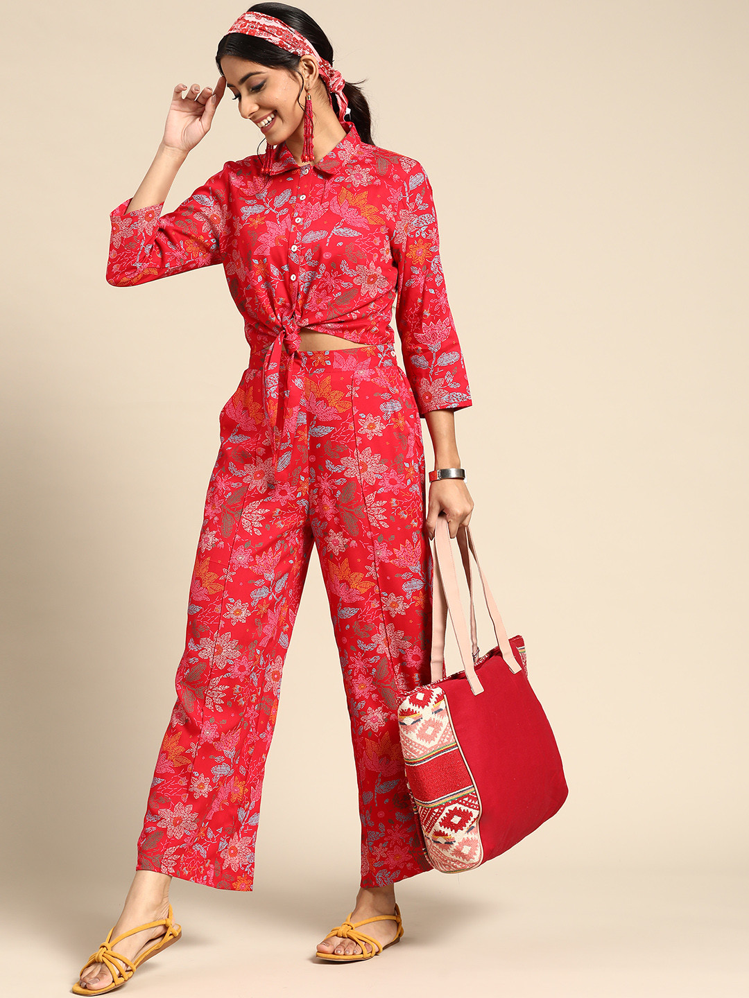 

Sangria Women Red & Blue Ethnic Printed Co-Ord Set