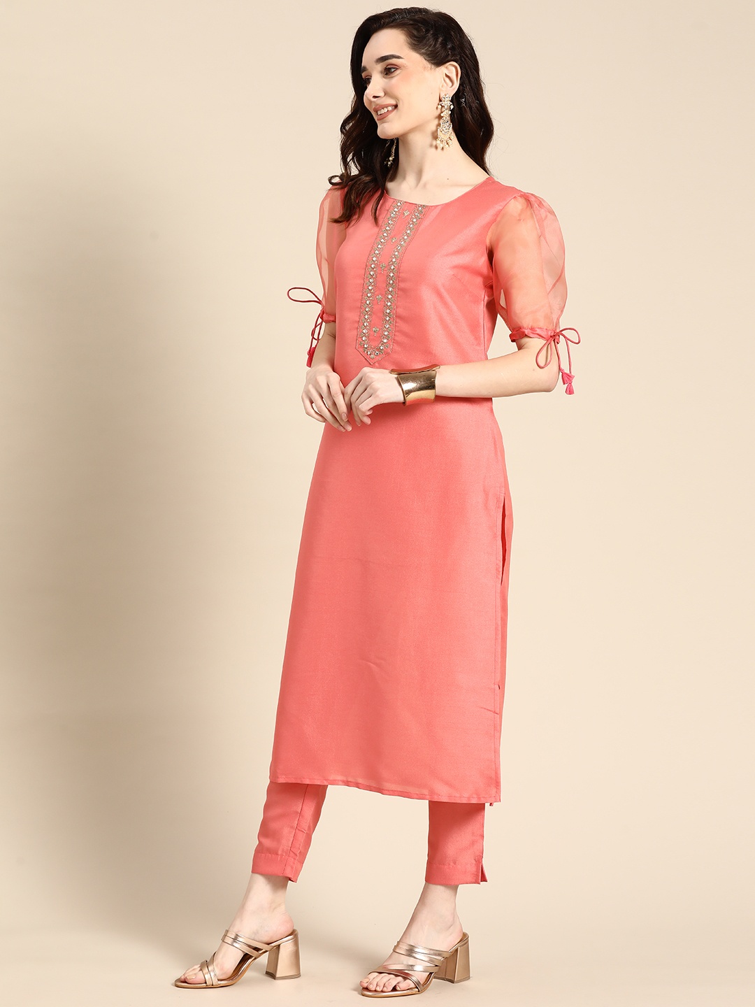 

Sangria Women Pink Ethnic Motifs Yoke Design Thread Work Kurta with Trousers