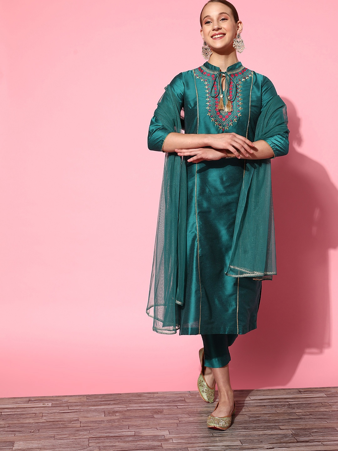 

Sangria Women Ethnic Motifs Polyester Fluid Tie-Up Kurta Set, Green