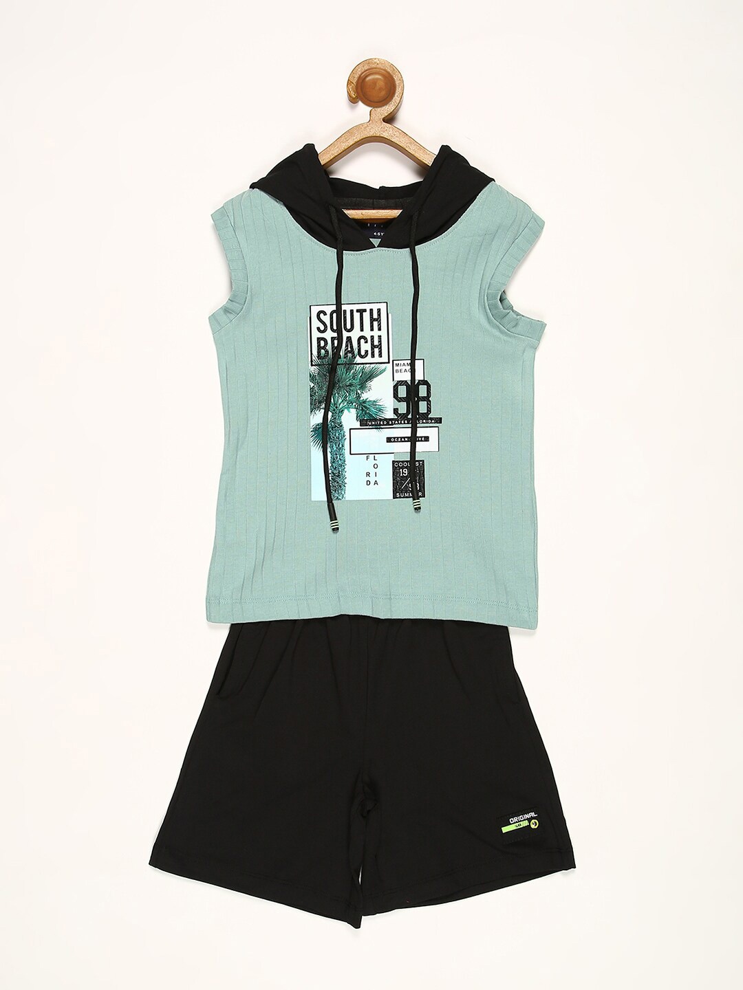 

V2 Value & Variety Boys Green Printed T-shirt with Shorts
