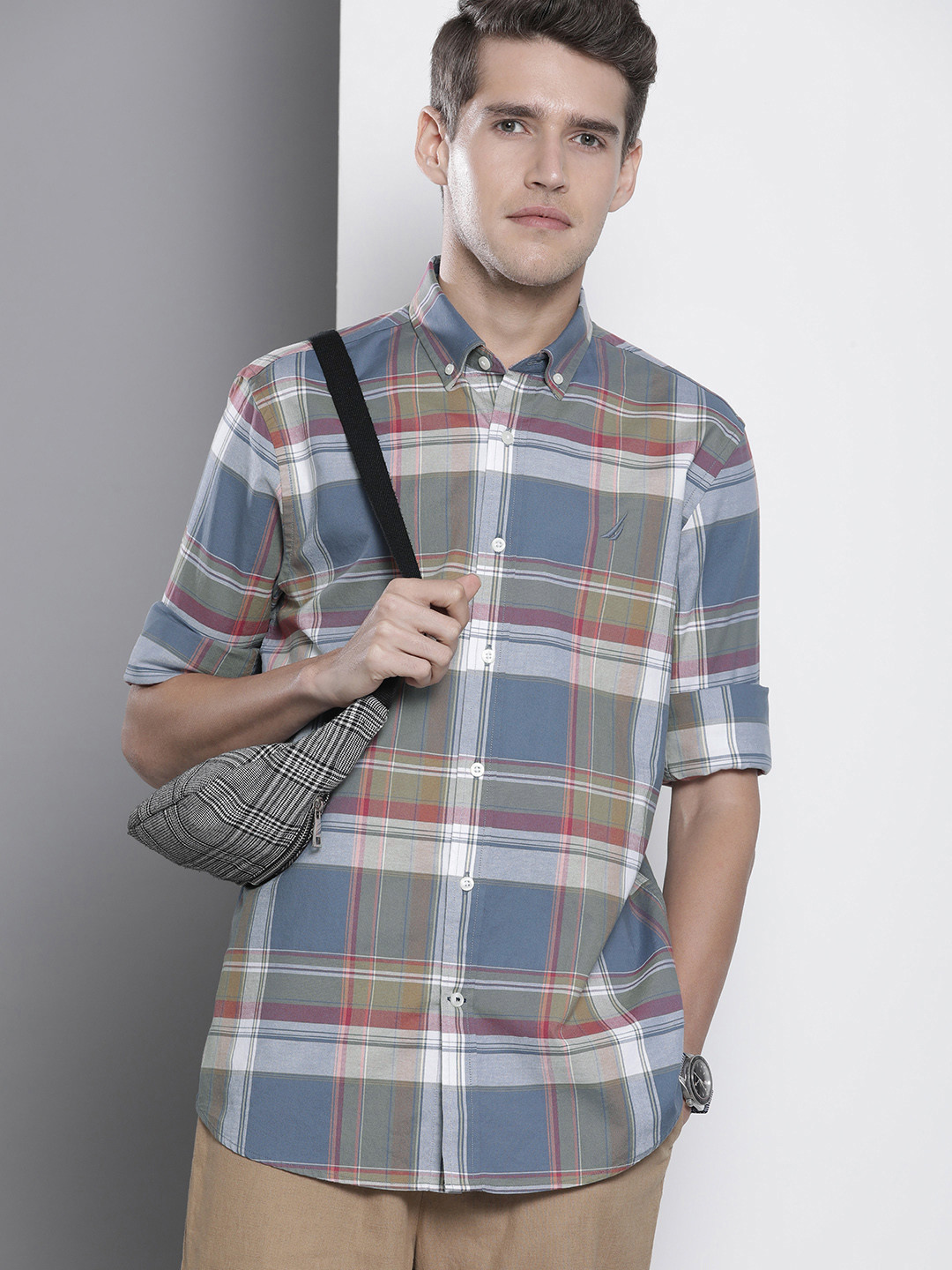 

Nautica Men Blue & Green Classic Checked Casual Shirt