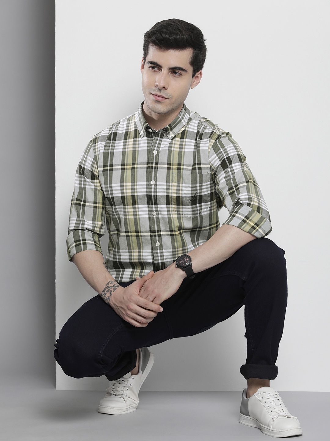 

Nautica Men Olive Green Slim Fit Tartan Checks Checked Casual Shirt