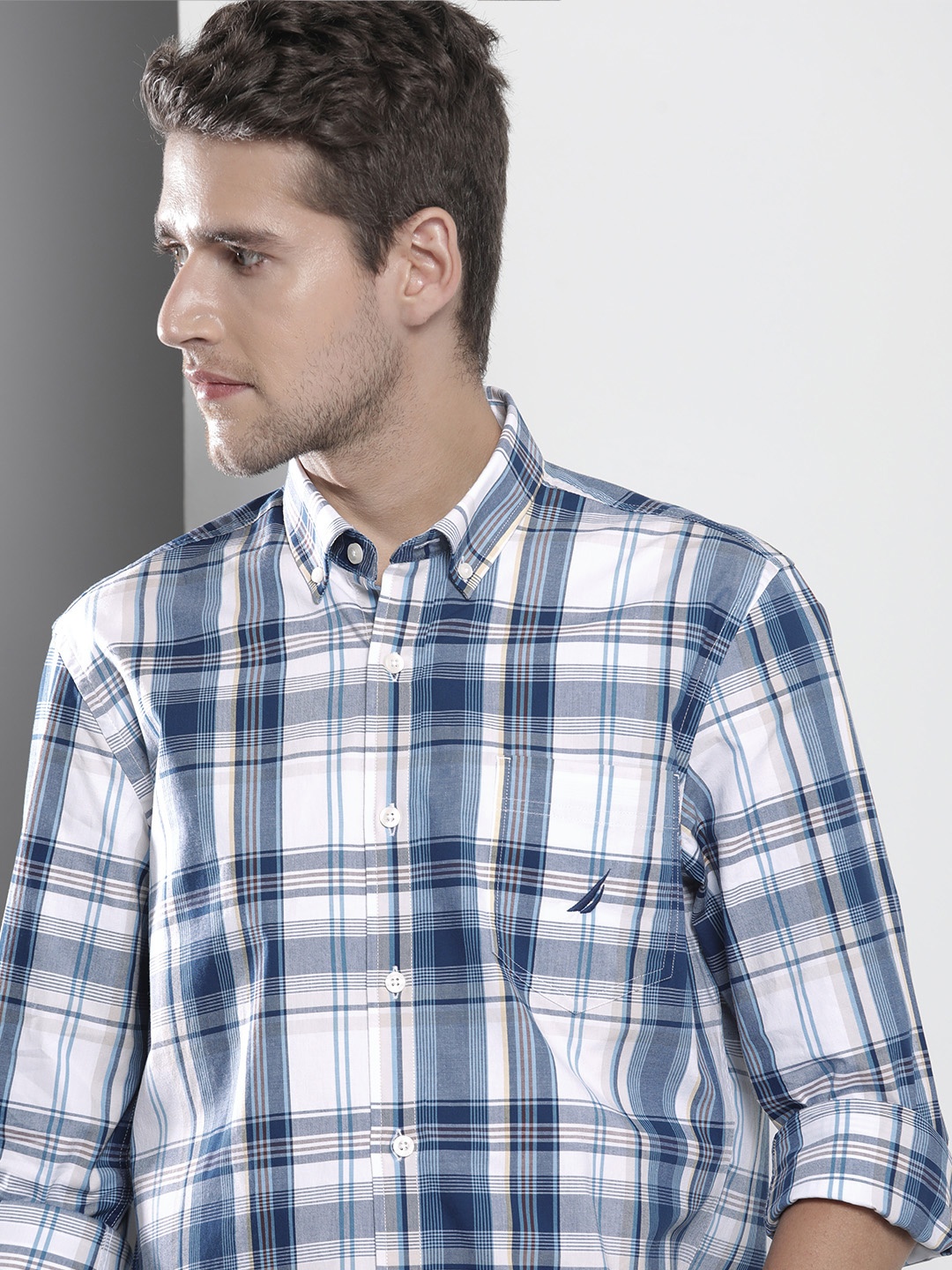

Nautica Men Blue & White Slim Fit Tartan Checked Casual Shirt