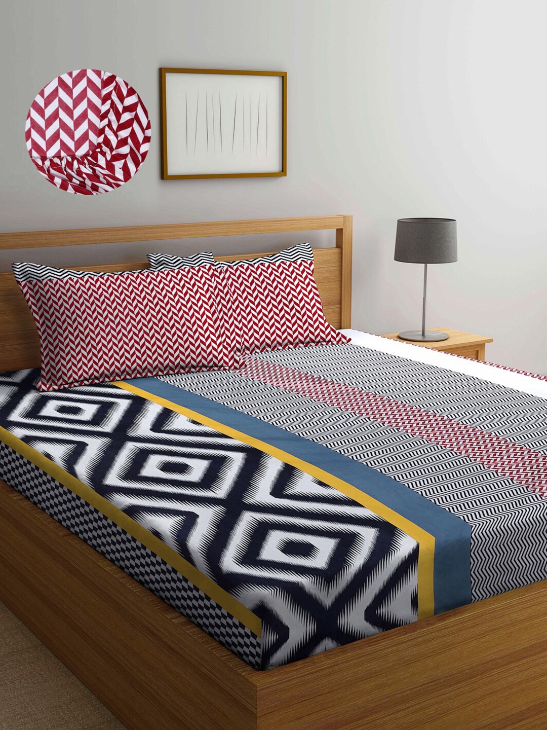 

Arrabi White & Black Geometric 300 TC King Bedsheet with 2 Pillow Covers