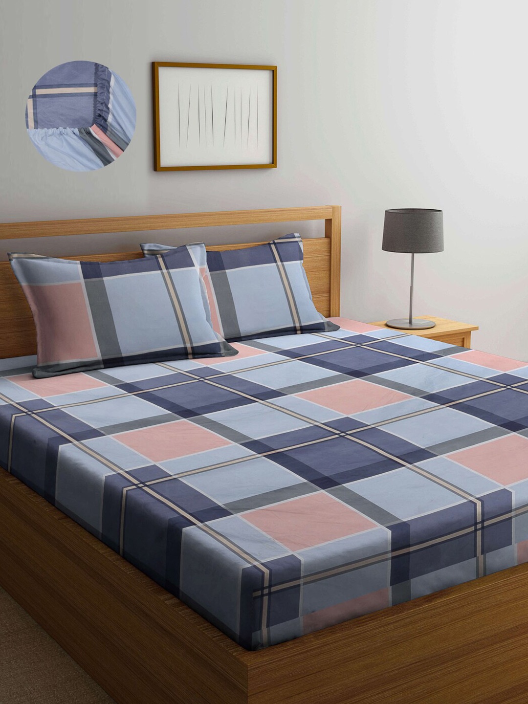 

Arrabi Multicoloured & Peach-Coloured Geometric 300 TC King Bedsheet with 2 Pillow Covers, Multi