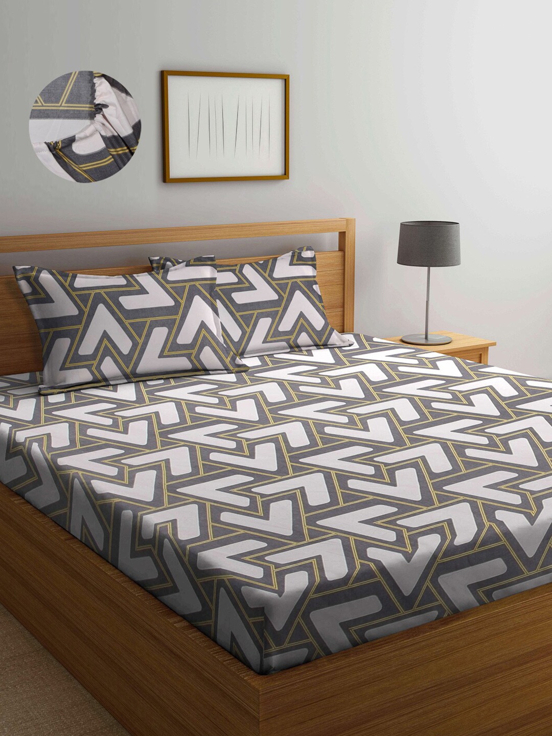 

Arrabi Brown & White Geometric 300 TC King Bedsheet with 2 Pillow Covers