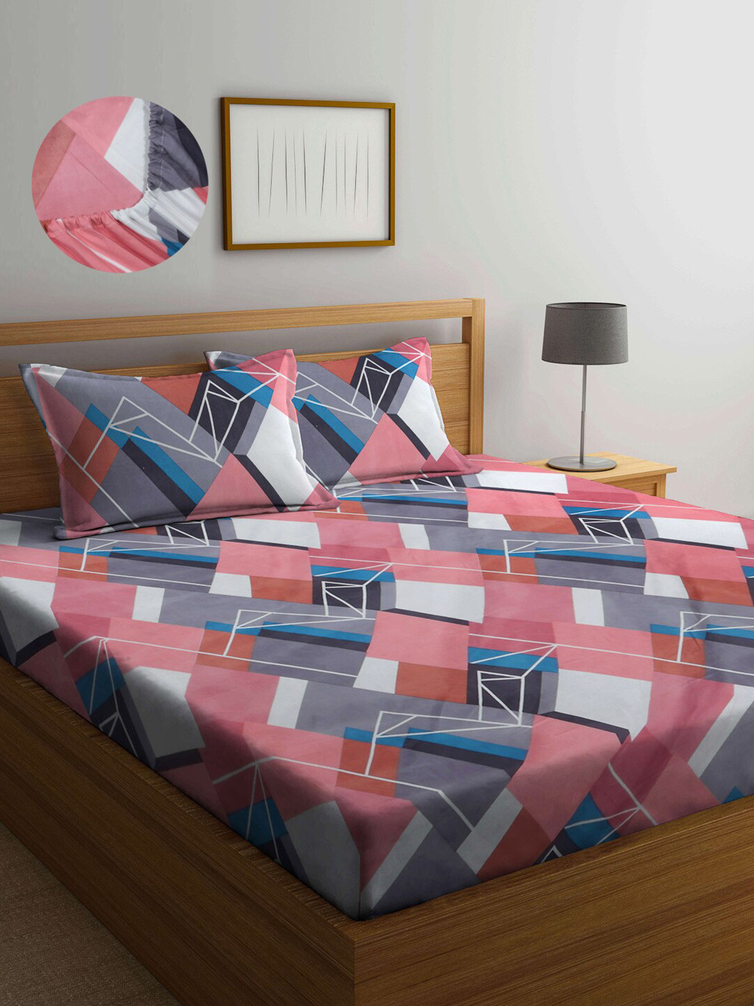 

Arrabi Multicoloured & Peach-Coloured Geometric 300 TC King Bedsheet with 2 Pillow Covers, Multi