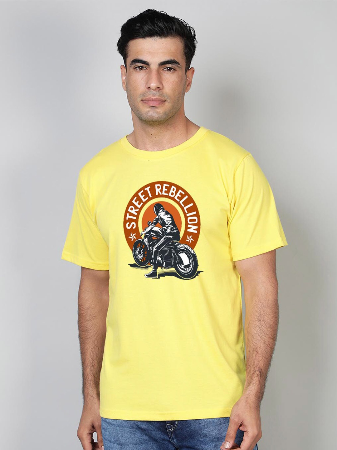 

FFLIRTYGO Men Yellow Printed Applique T-shirt