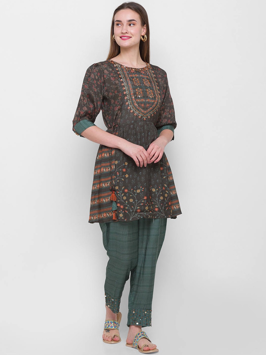 

ZOLA Women Green Floral Embroidered Pleated Kurti with Trousers