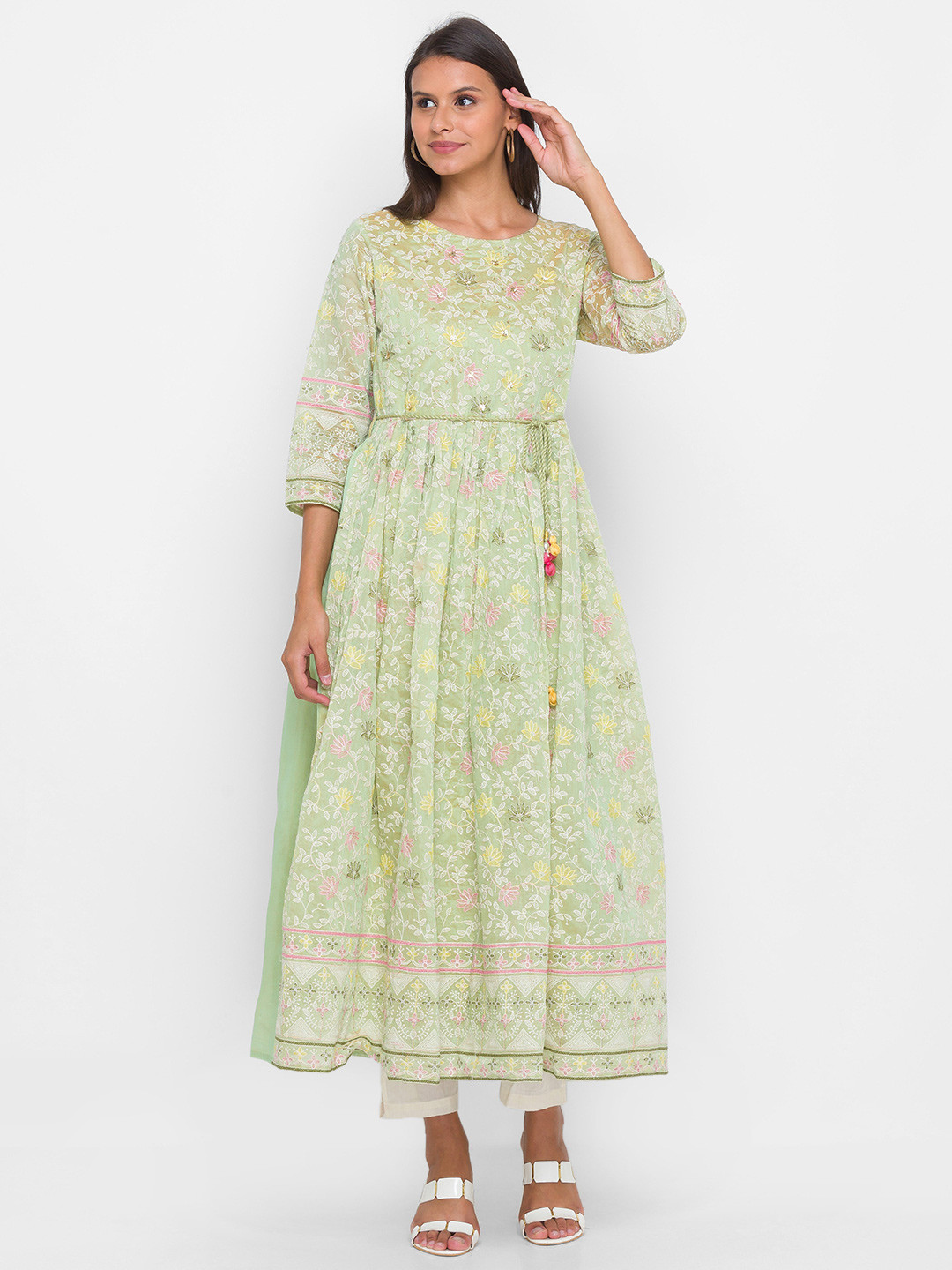 

ZOLA Women Blue Floral Printed Panelled Kurti with Salwar