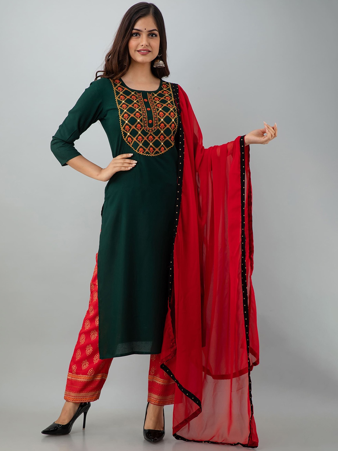 

KIMAYRA Women Green Yoke Design Layered Kurti with Salwar & With Dupatta