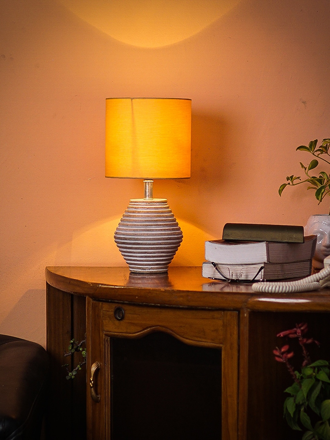 

Pinecraft INTERNATIONAL White & Gold-Toned Atury Table Lamp