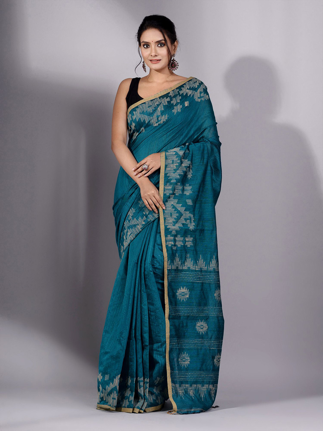 

Charukriti Green Woven Design Pure Silk Saree