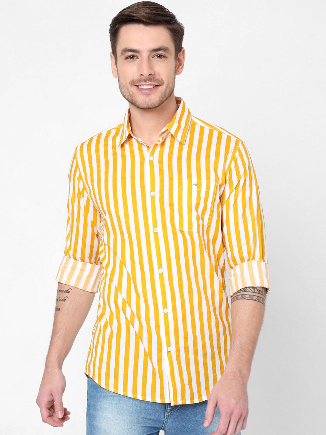

Mufti Men White Classic Slim Fit Striped Casual Shirt
