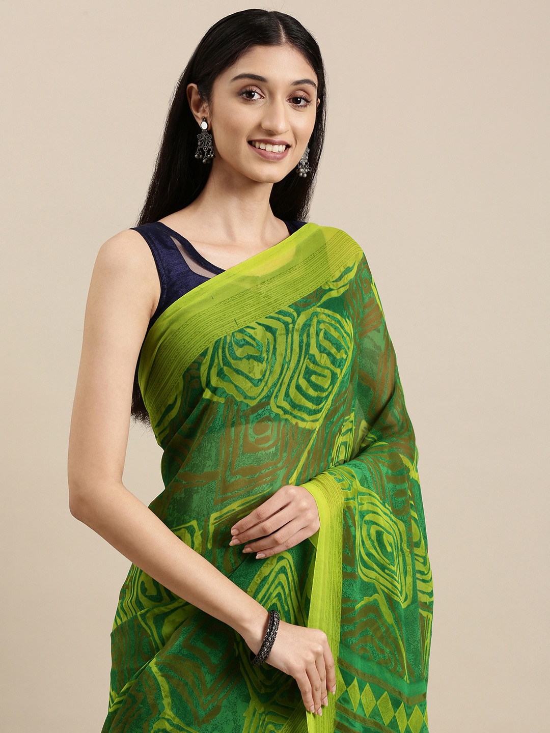 

Shaily Green Abstract Printed Saree With Unstitched Blouse