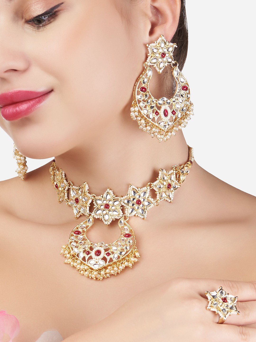 

Zaveri Pearls Gold-Plated Kundan-Studded Enamelled Beaded Jewellery Set