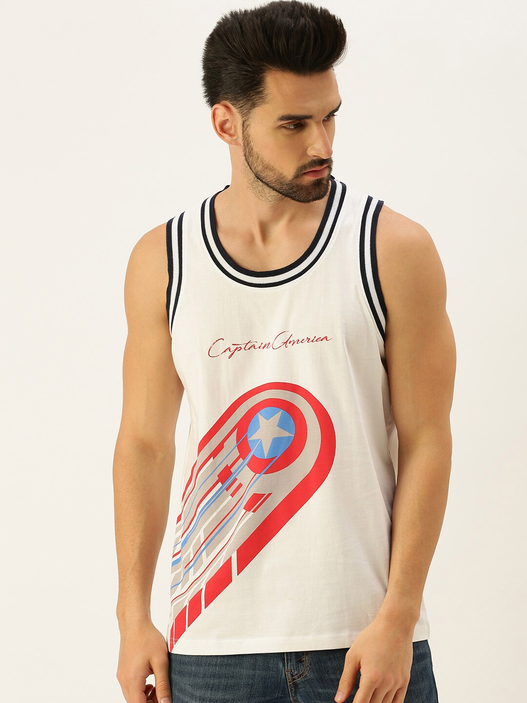 

VEIRDO Men White Captain America Applique T-shirt