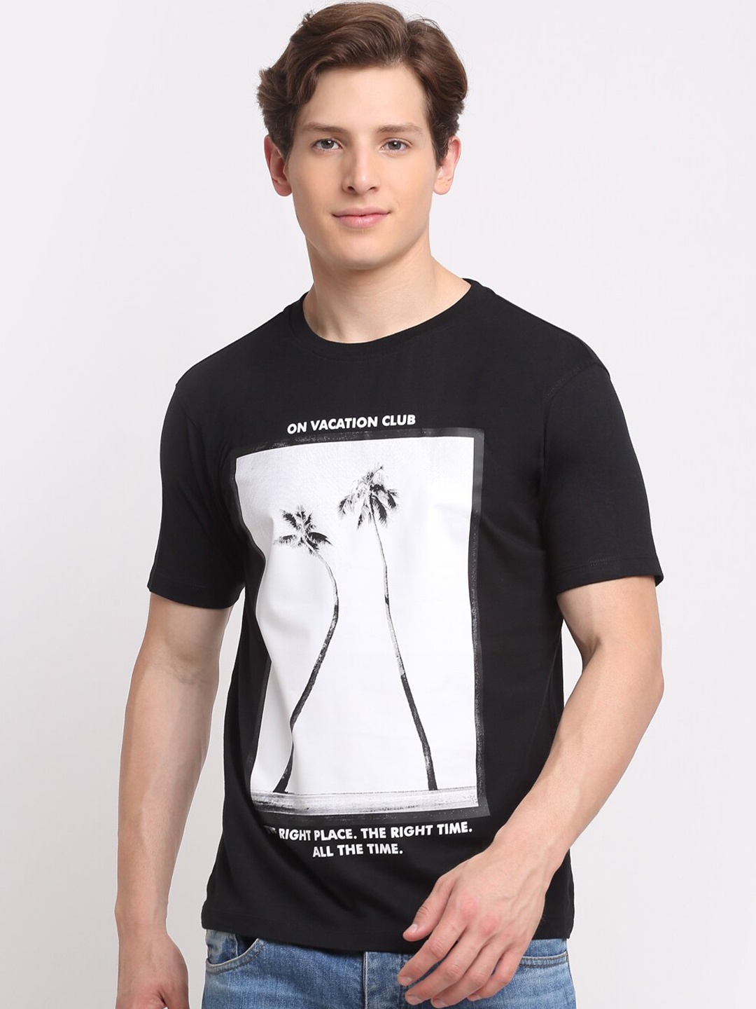 

Ennoble Men Black V-Neck Raw Edge T-shirt