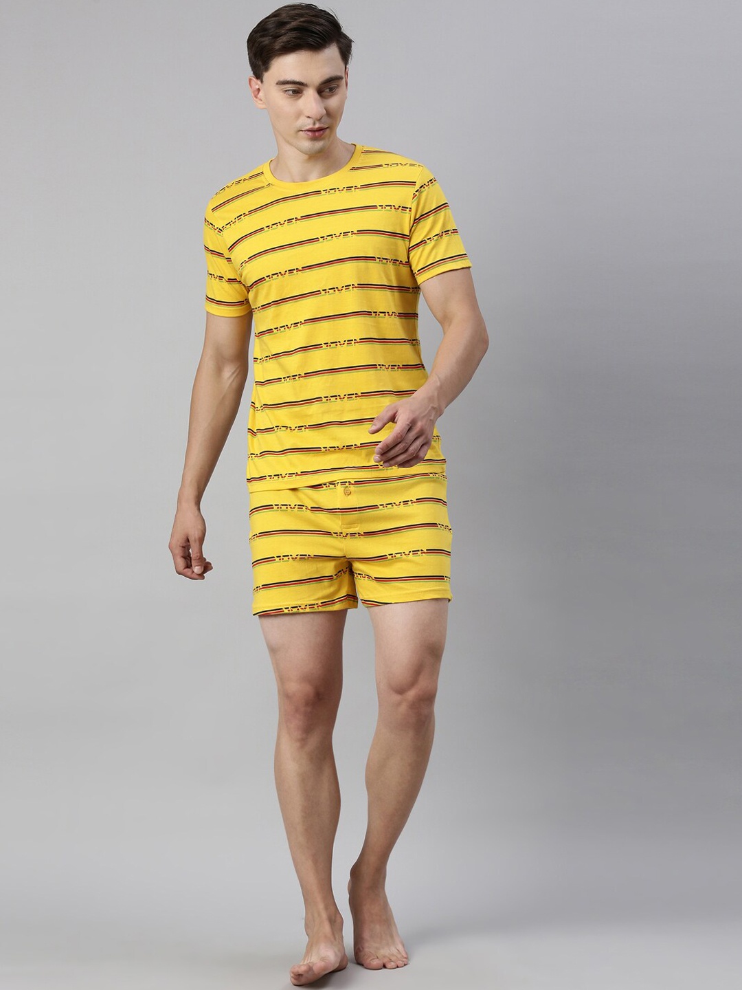 

Joven Men Yellow & Black Printed Pure Cotton T-Shirt & Boxers