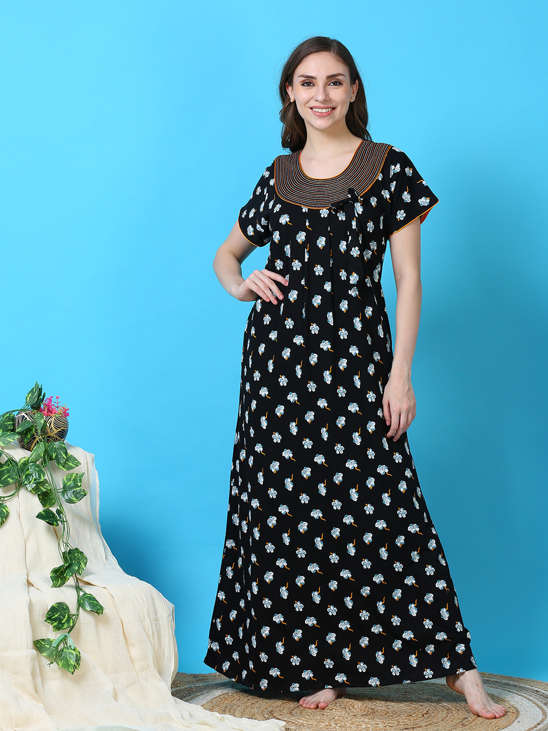 

9shines Label Black Embroidered Maxi Nightdress