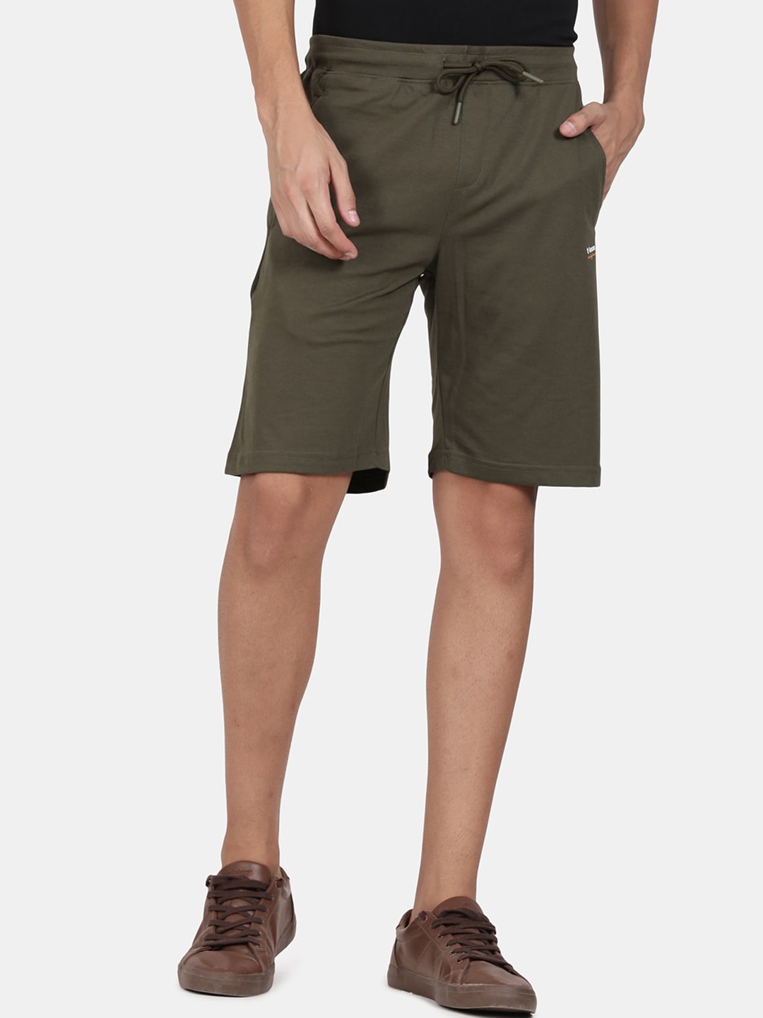 

t-base Men Olive Green Shorts