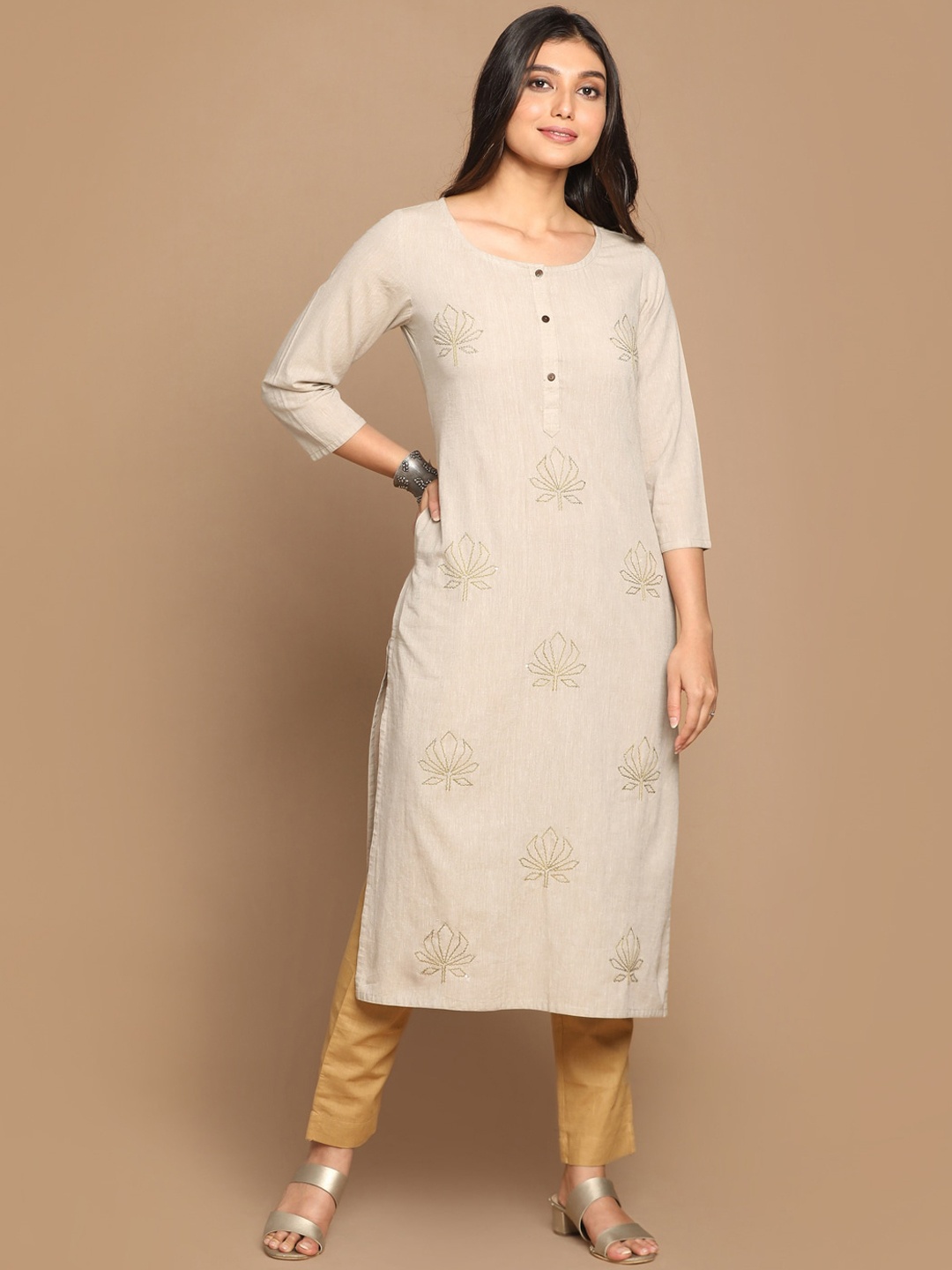 

Earthwear Women Beige Cotton Straight Kurta with Floral Kantha Embroidery
