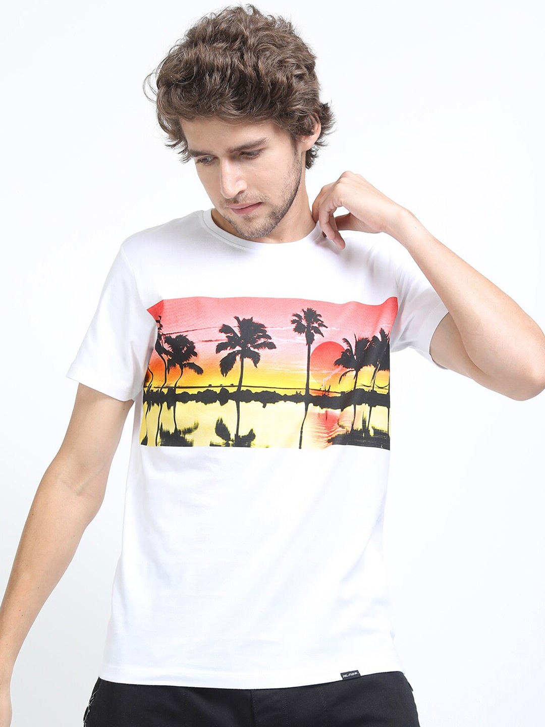 

HIGHLANDER Men White Printed Slim Fit T-shirt