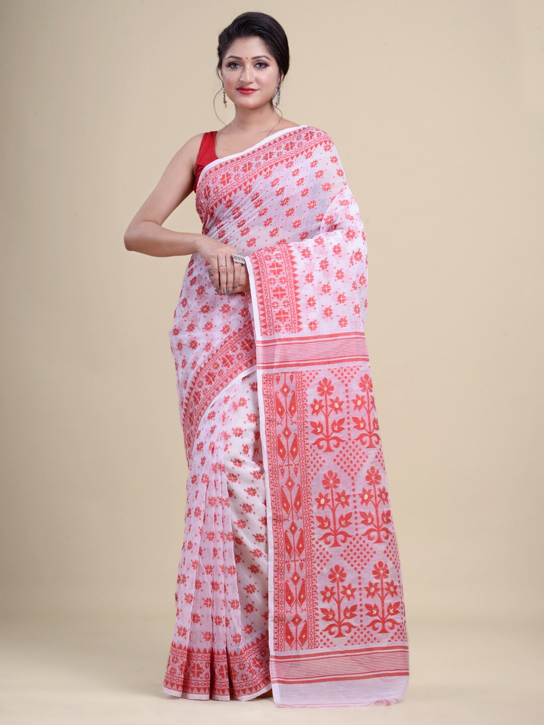 

Laa Calcutta White & Red Woven Design Silk Cotton Jamdani Saree