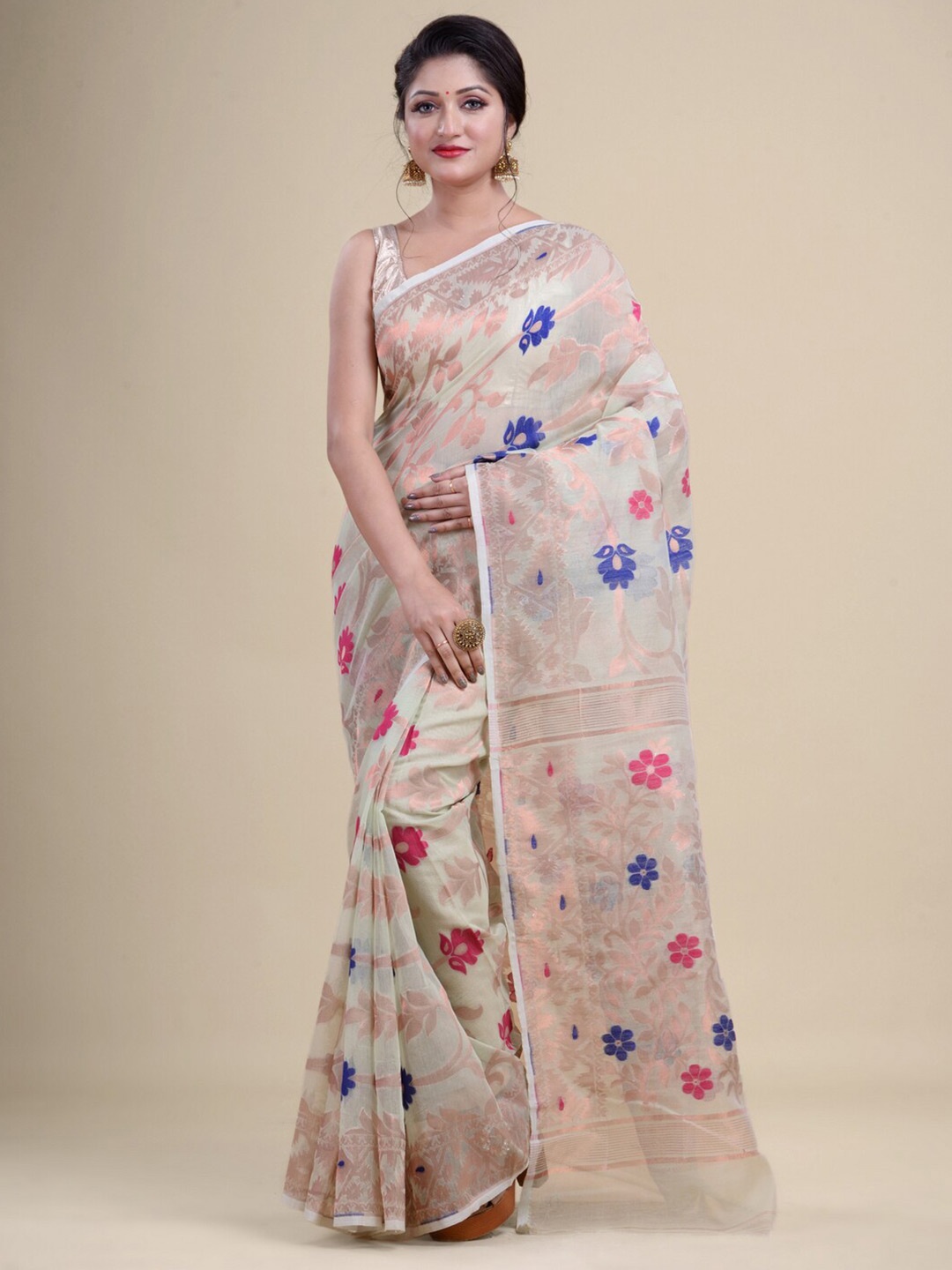 

Laa Calcutta Green & Gold-Toned Woven Design Silk Cotton Jamdani Saree