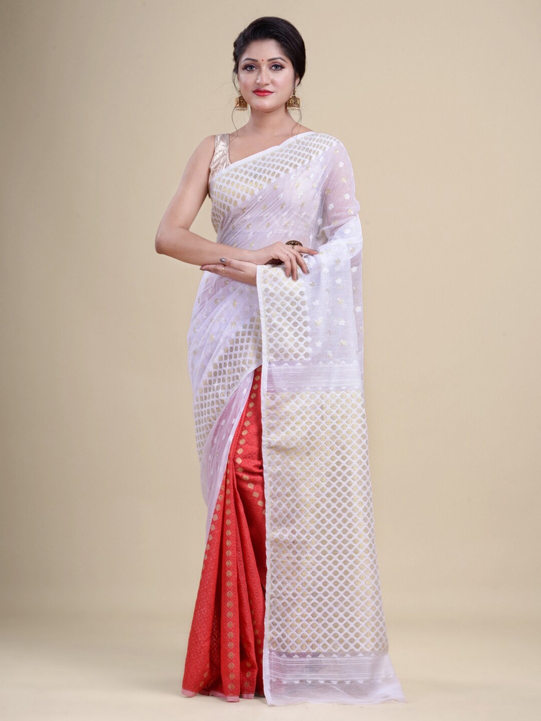 

Laa Calcutta White & Red Woven Design Zari Silk Cotton Jamdani Saree