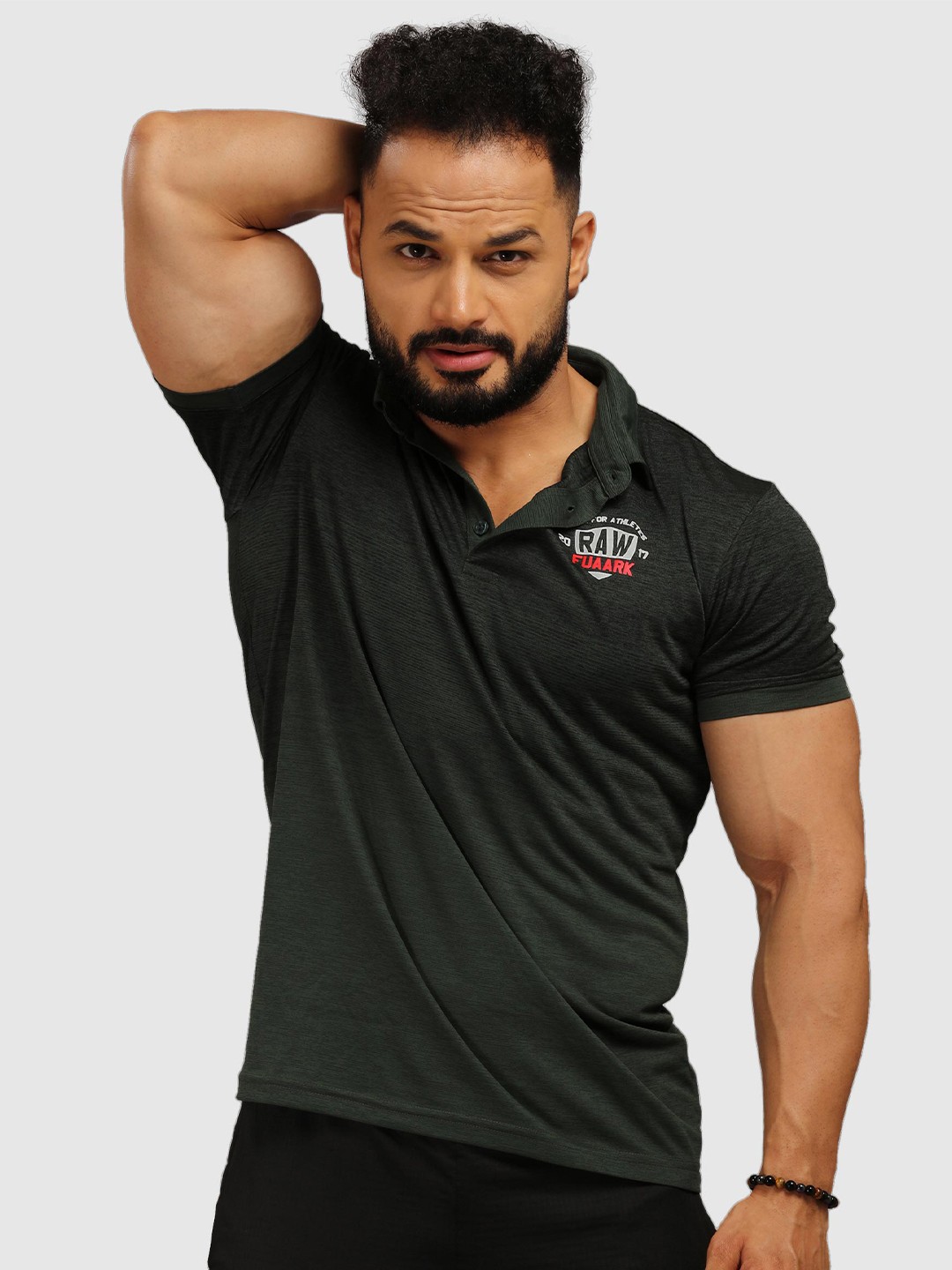 

FUAARK Men Olive Green Typography Anti Odour Applique Slim Fit T-shirt