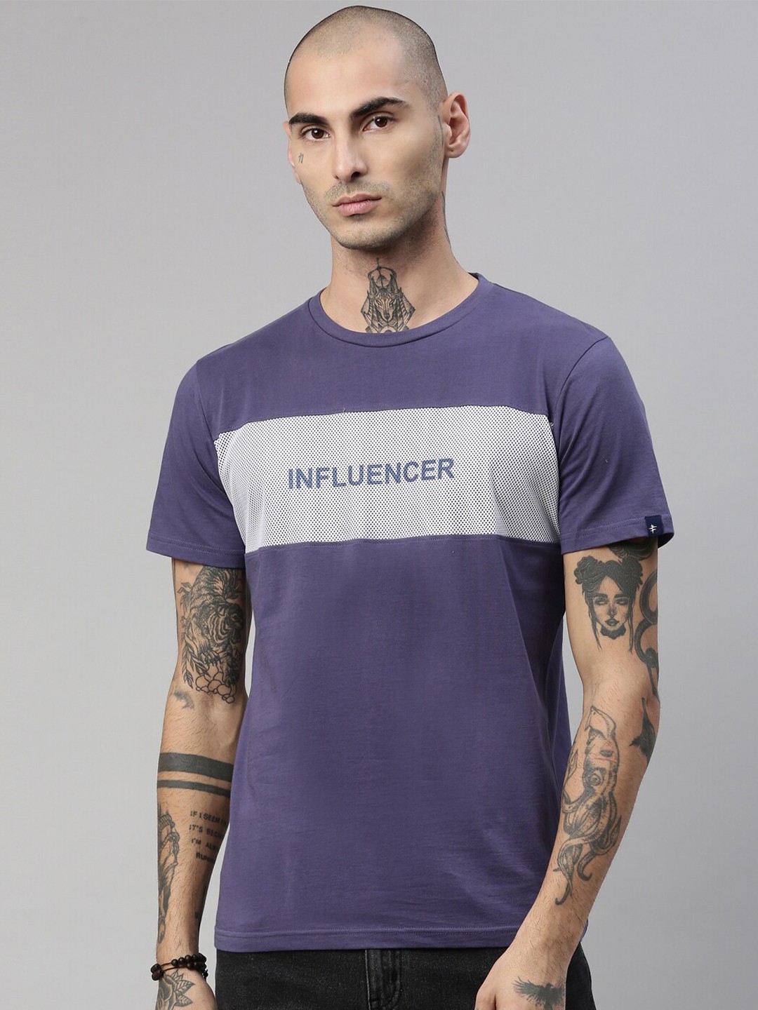 

Breakbounce Men Grey Typography Printed Pure Cotton T-shirt