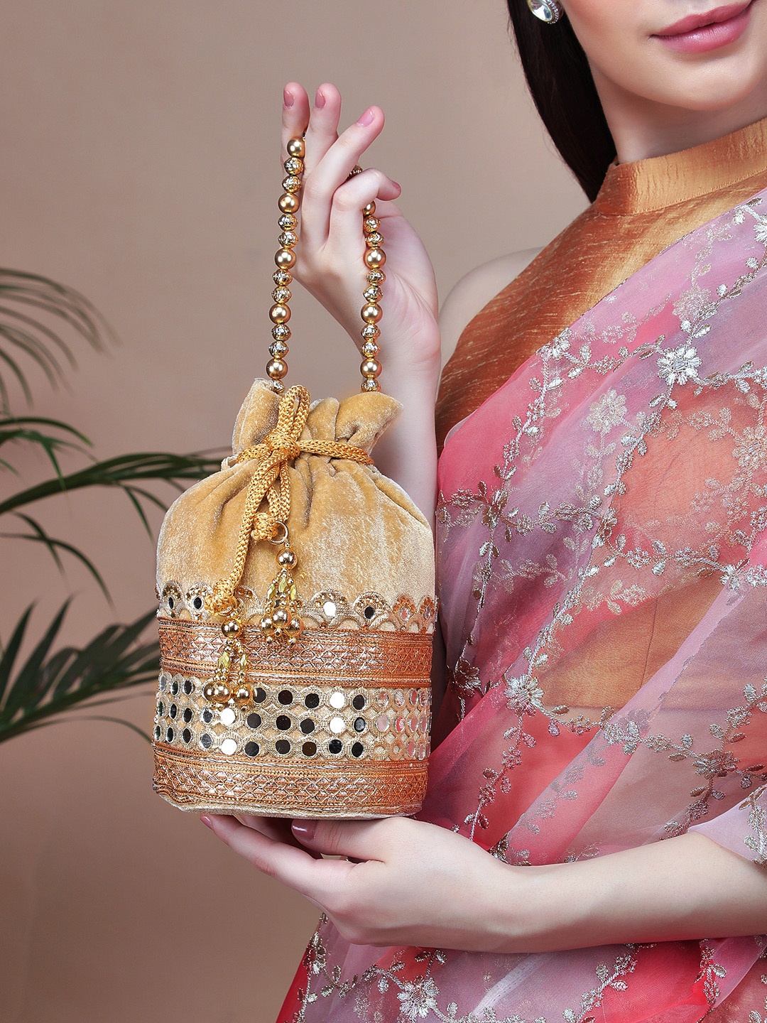 

Rubans Cream-Coloured & Gold-Toned Embellished Embroidered Potli Clutch