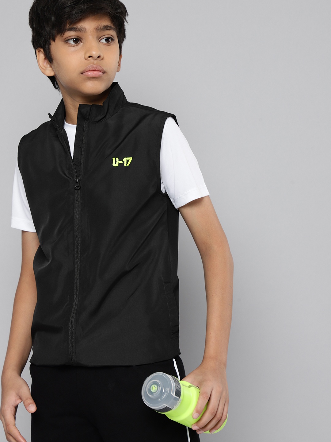 

HRX by Hrithik Roshan Boys Black Solid Sleeveless Tailored Jacket