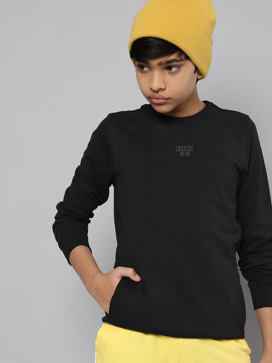 

HRX by Hrithik Roshan Boys Black Solid Sweatshirt