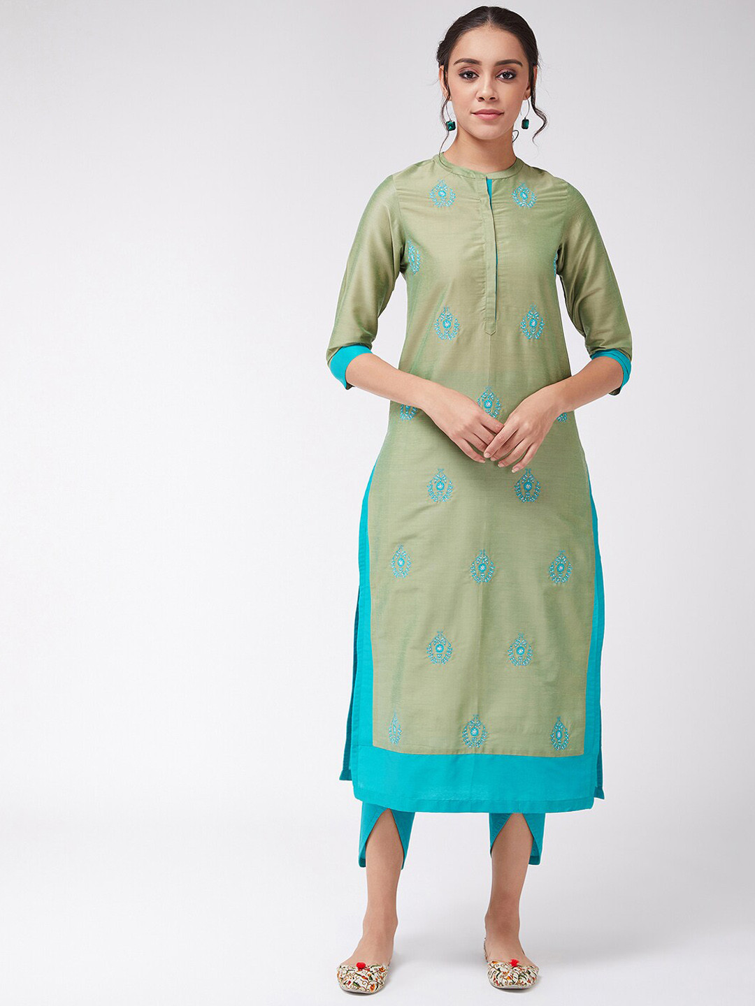 

Pannkh Women Green Thread Work Kurta