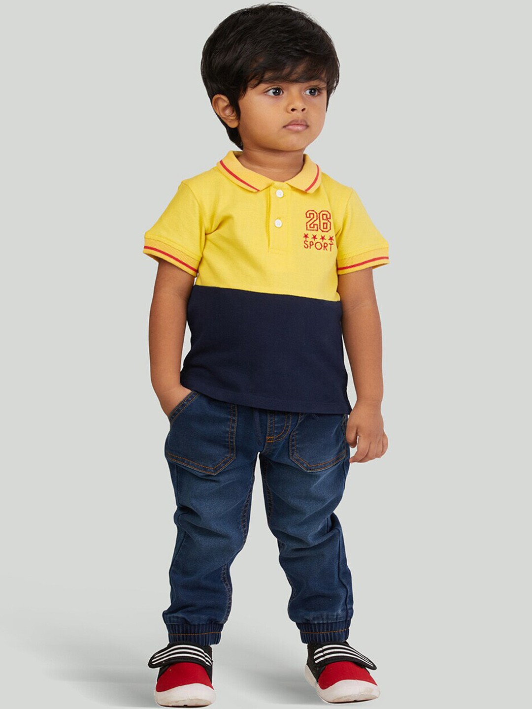 

Zalio Boys Yellow & Navy Blue Colourblocked T-shirt with Jeans
