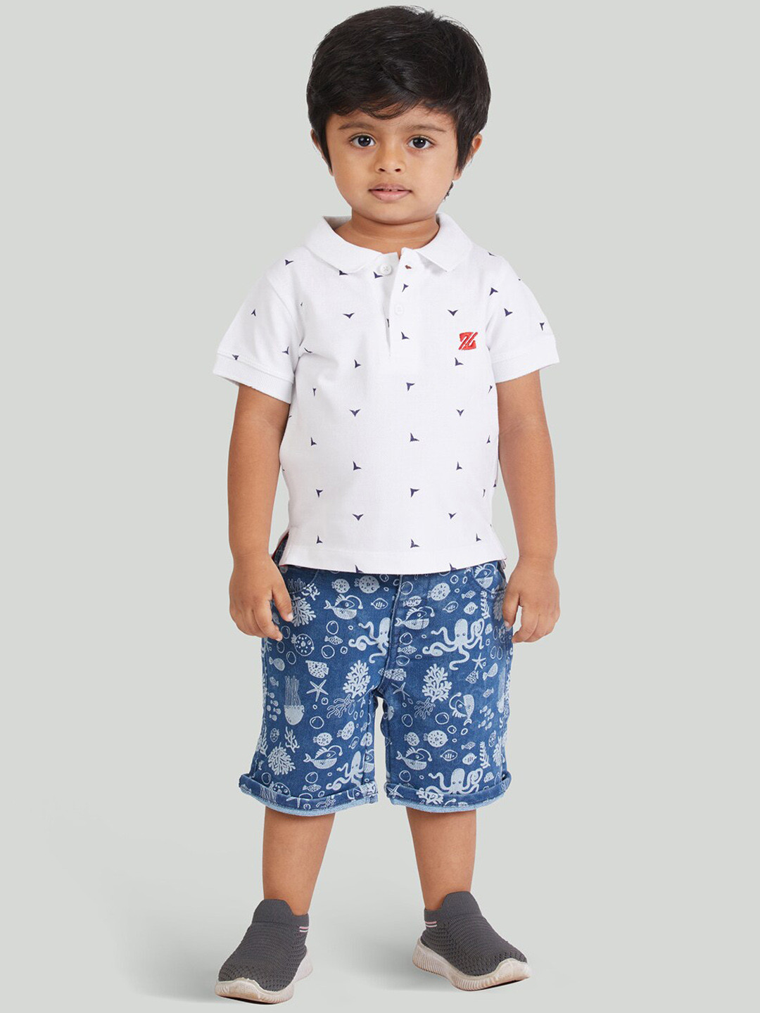 

Zalio Boys White & Blue Printed T-shirt with Shorts