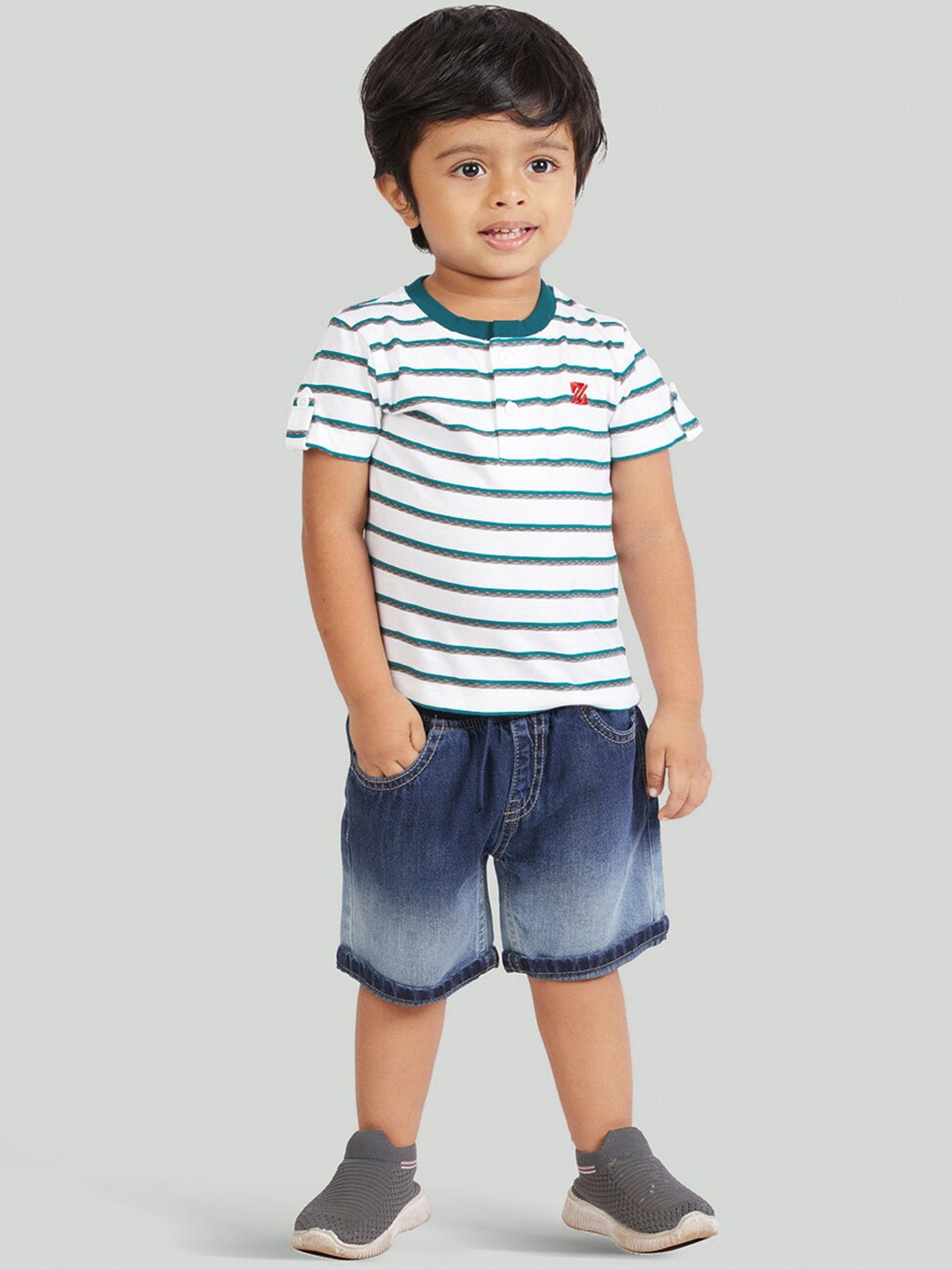 

Zalio Boys White & Navy Blue Striped T-shirt with Shorts