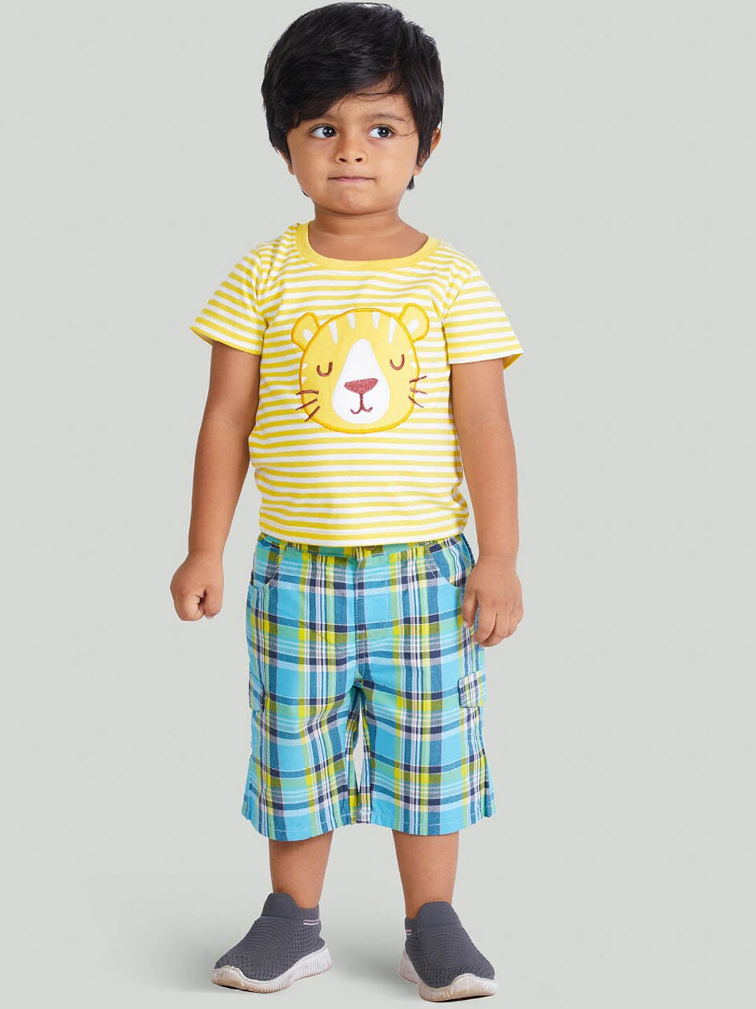 

Zalio Boys Yellow & Blue Printed Pure Cotton T-shirt with Shorts