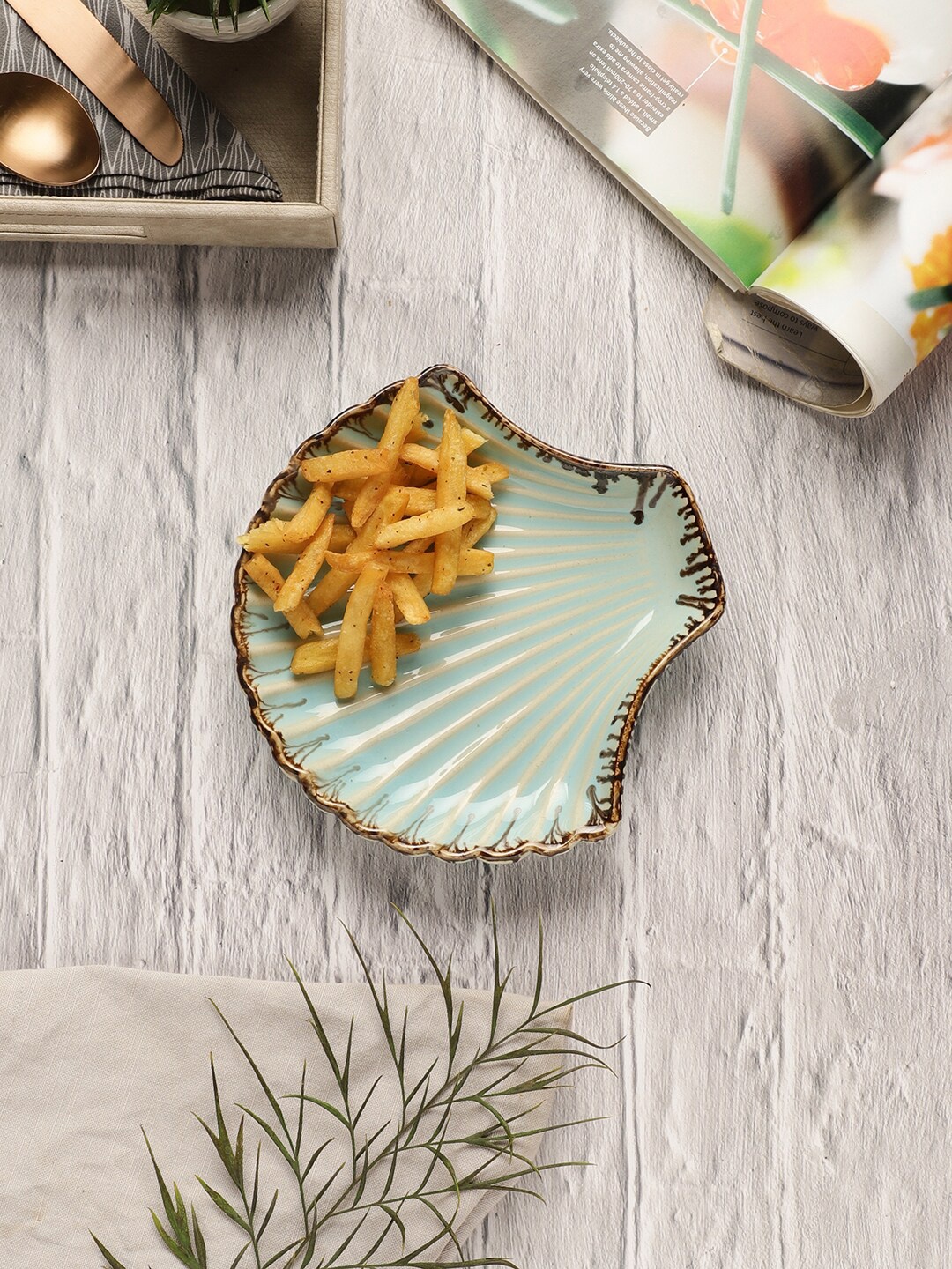 

VarEesha Green Ceramic Small Sea Shell Serving Platter