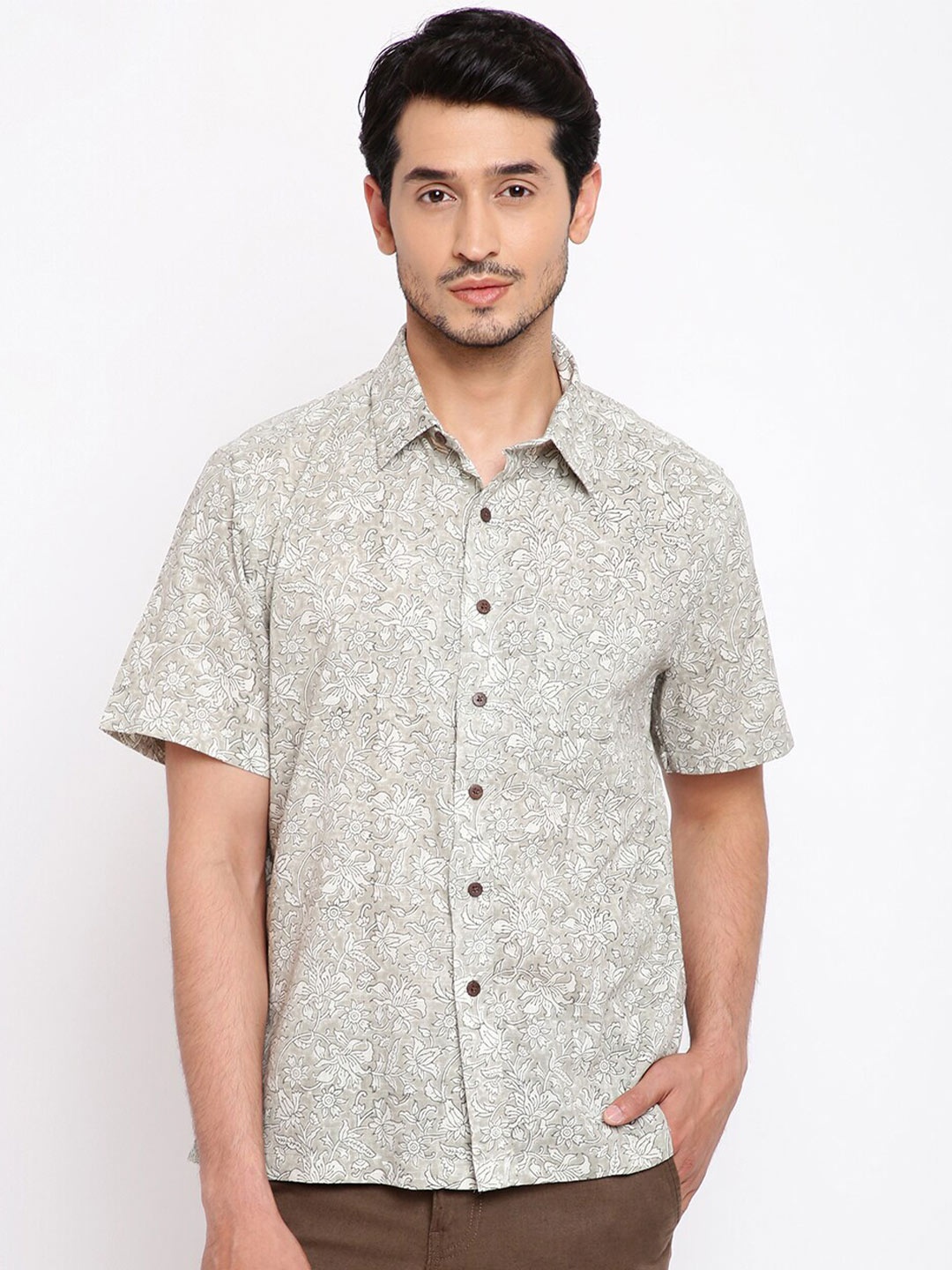 

Fabindia Men Regular Fit Grey Classic Floral Printed Casual Shirt
