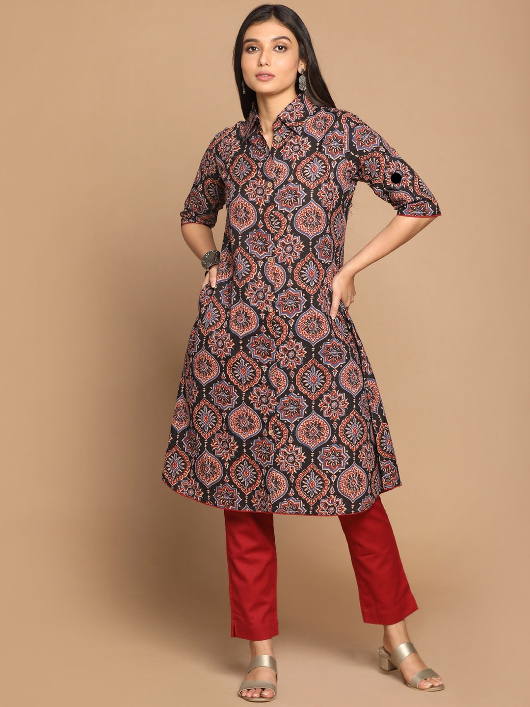 

Earthwear Women Black Ajrakh Printed Cotton Kurta with Shirt Collar, Brown