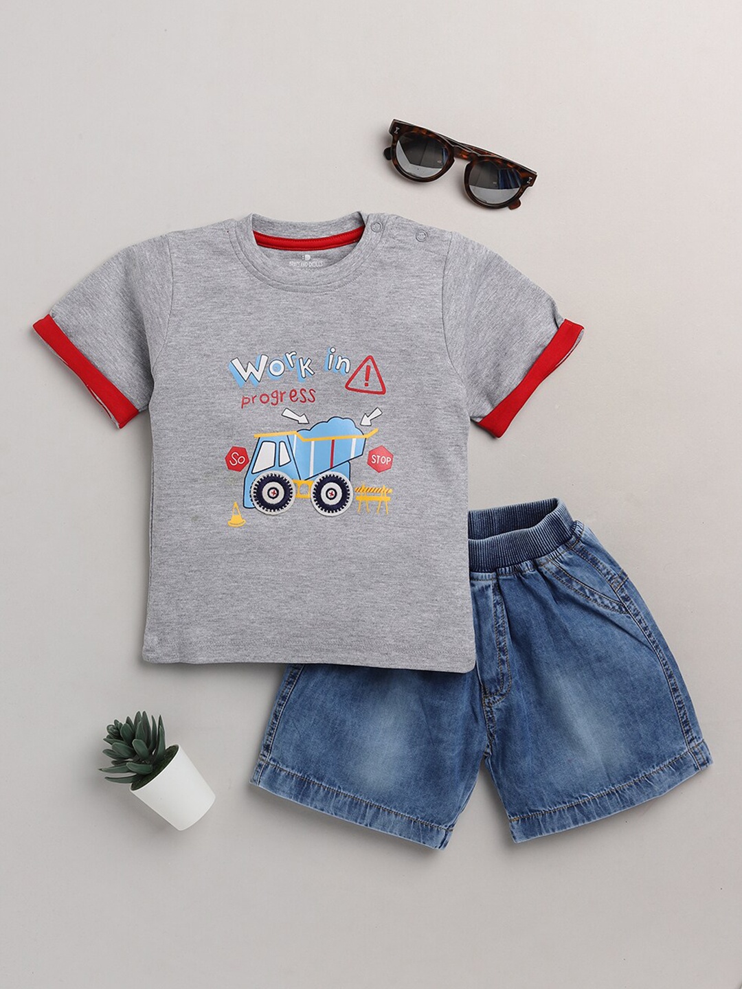 

BRATS AND DOLLS Boys Grey & Blue Printed T-shirt with Shorts