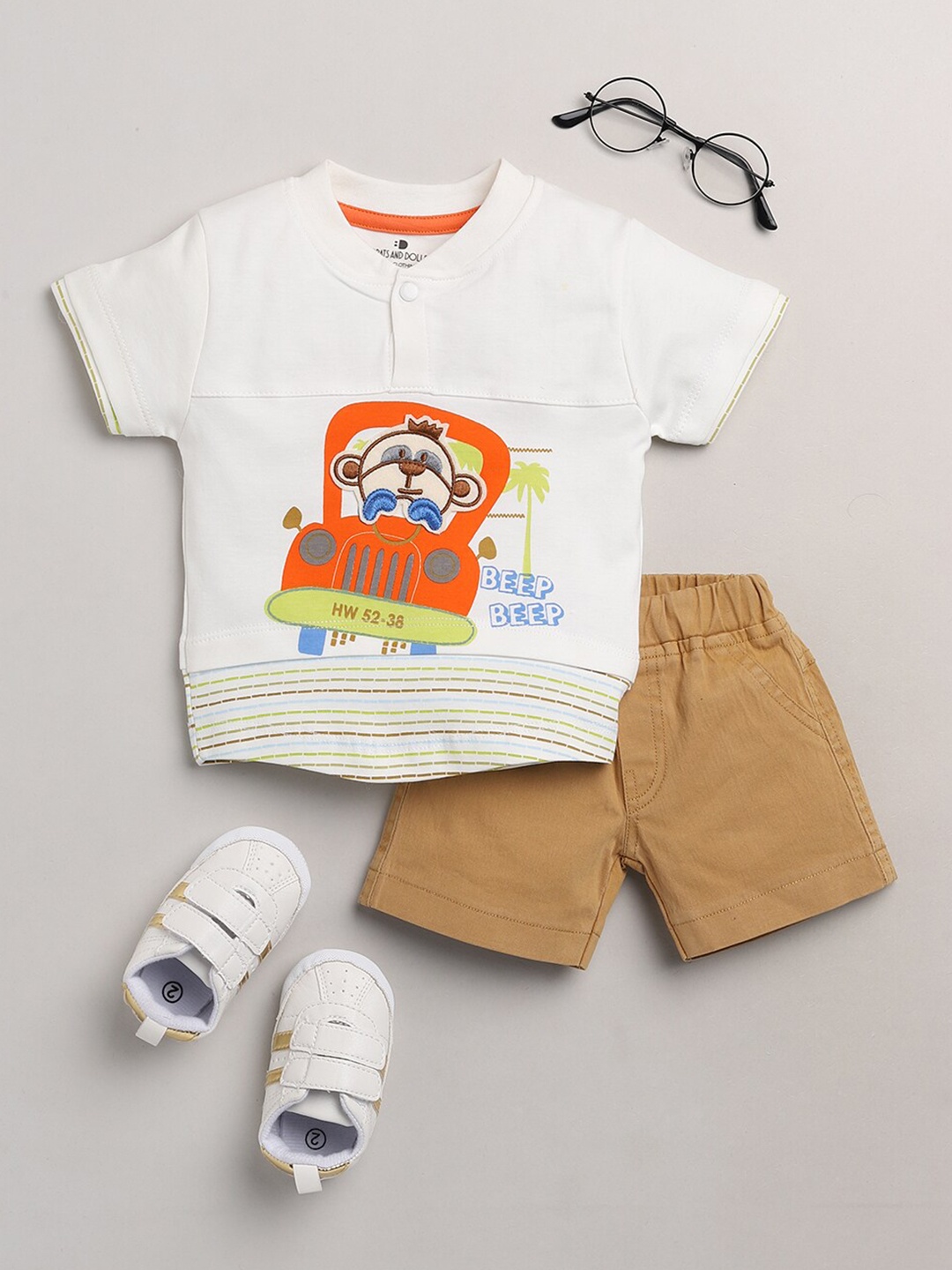 

BRATS AND DOLLS Boys White & Brown Printed T-shirt with Shorts