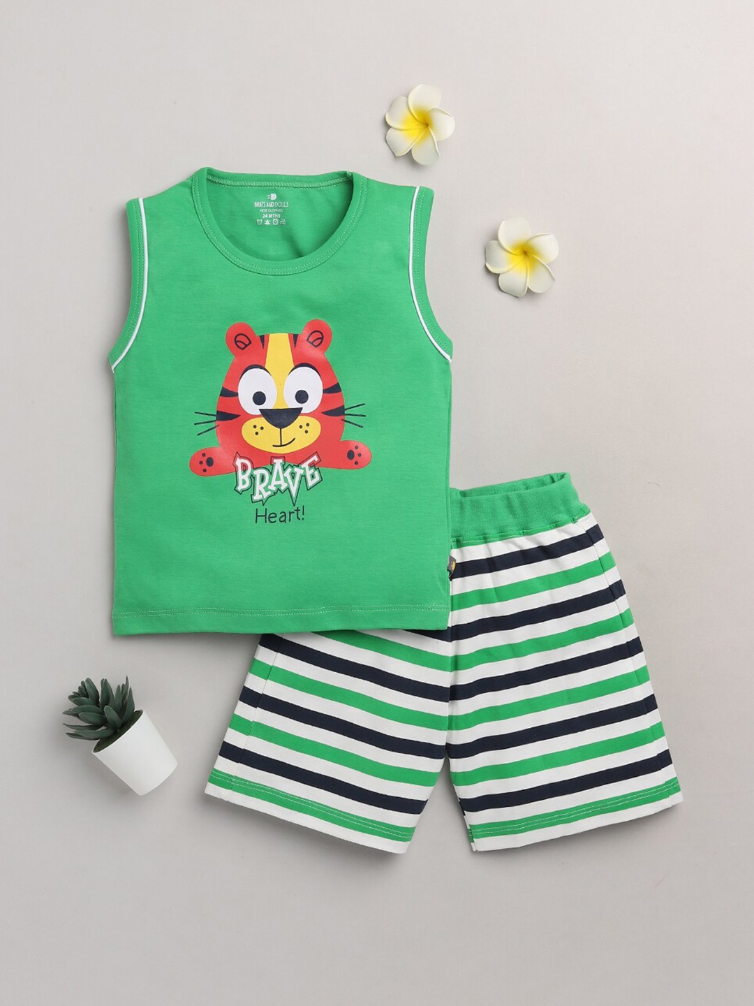 

BRATS AND DOLLS Boys Green & Multicoloured Printed T-shirt with Shorts