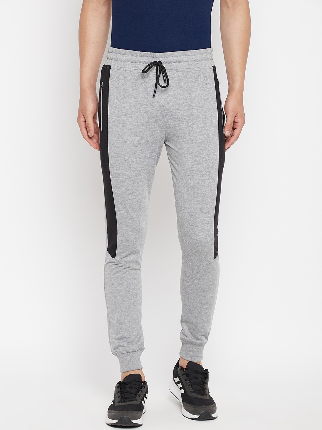 

FirstKrush Men Grey & Black Solid Cotton Joggers