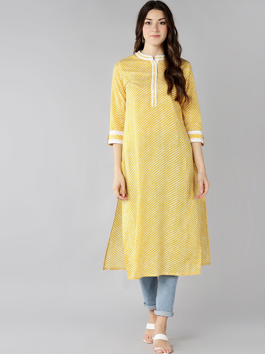 

ZNX Clothing Women Yellow Leheriya Printed Kurta