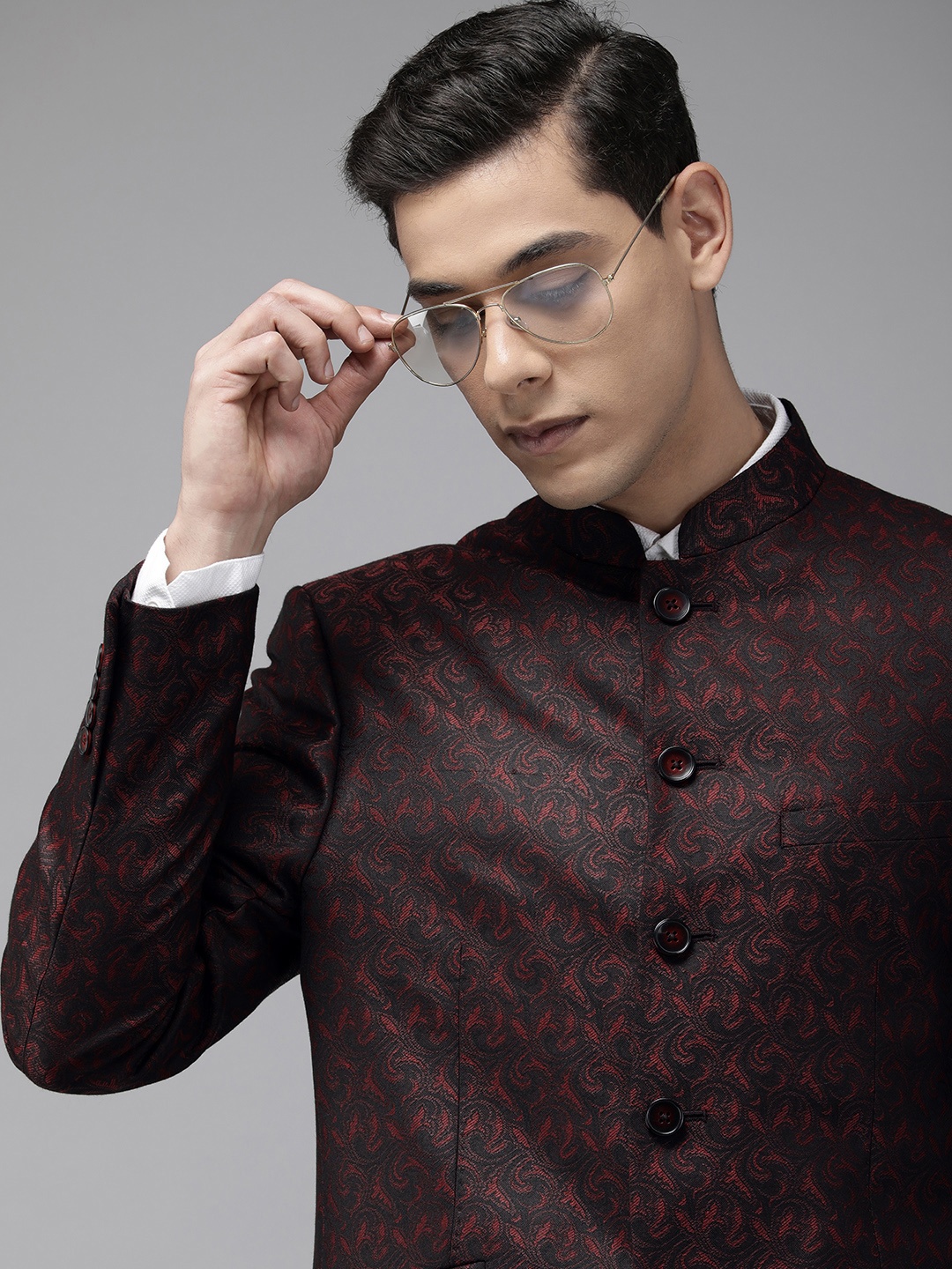 

Van Heusen Men Maroon Self Design Single-Breasted Slim Fit Blazer